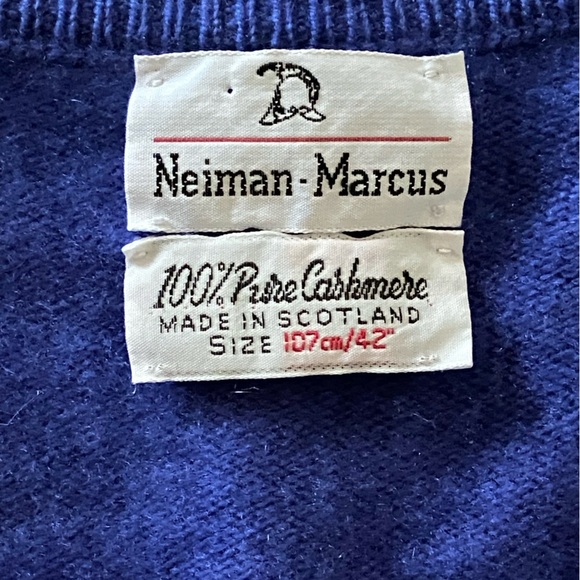 Neiman Marcus Scotland 100% Cashmere Blue v-Neck Men’s Sweater 44 Large - Picture 3 of 8